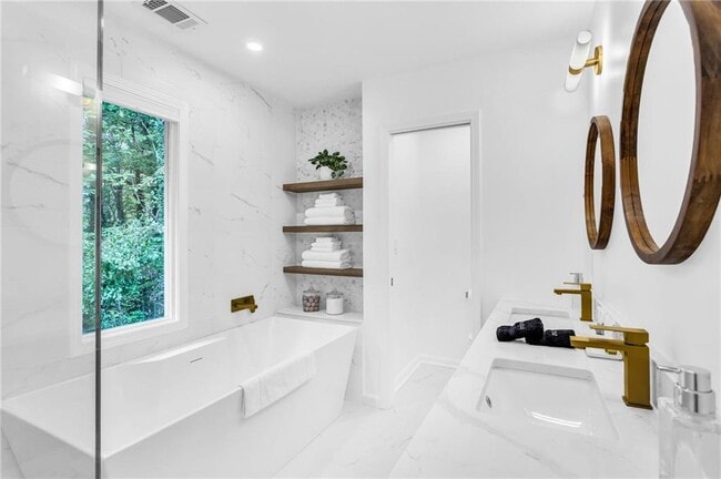 Building Photo - 3882 The Ascent NE