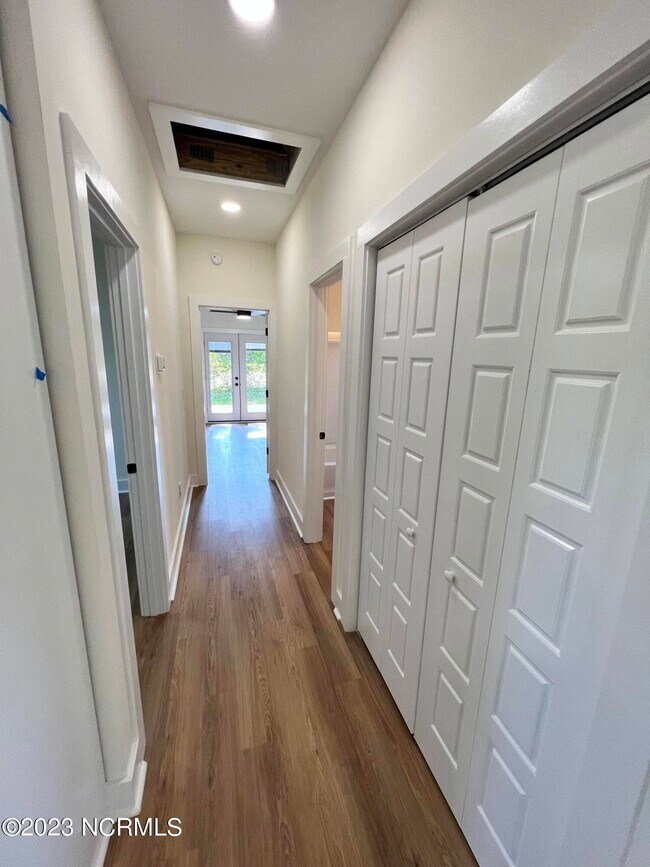 Building Photo - 4105 Peachtree Ave