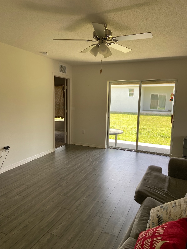 Building Photo - 195 Athabasca Dr