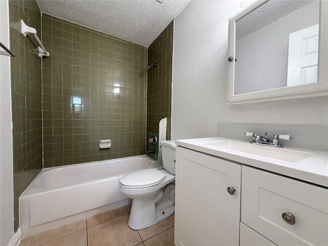 Building Photo - 9013 Westchester Cir