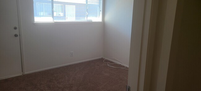 2nd bedroom - 8090 Greenridge Dr