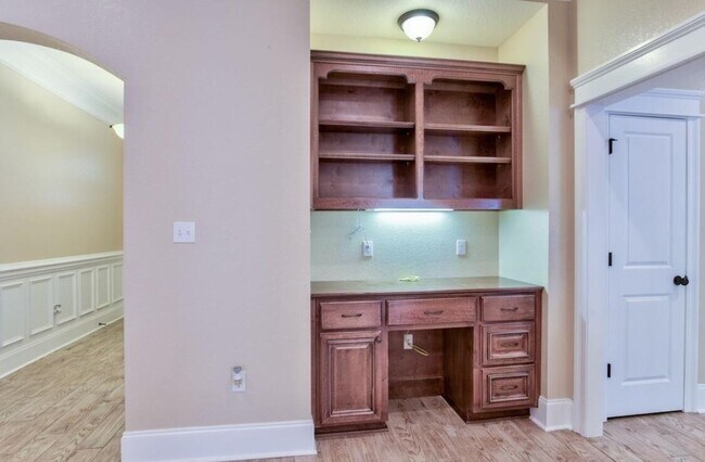 Building Photo - 5869 Halleck Ct