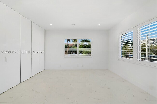 Building Photo - 3909 Garden 4