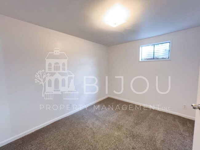 Building Photo - 2206 E Fountain Blvd