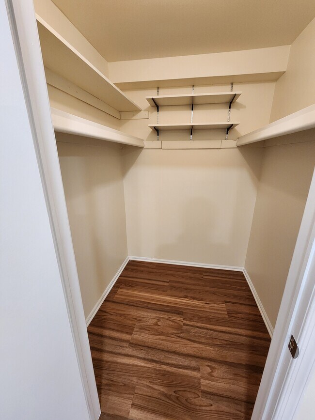 Building Photo - 33 Cypress Ct