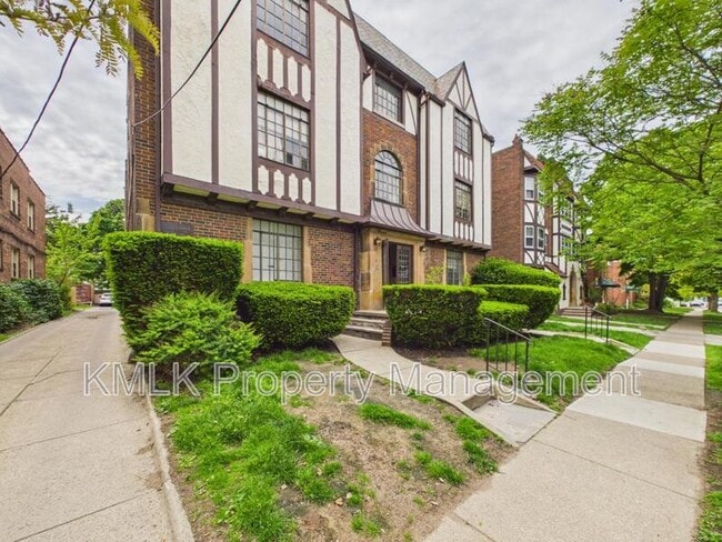 Building Photo - 1352 Kenilworth Ave