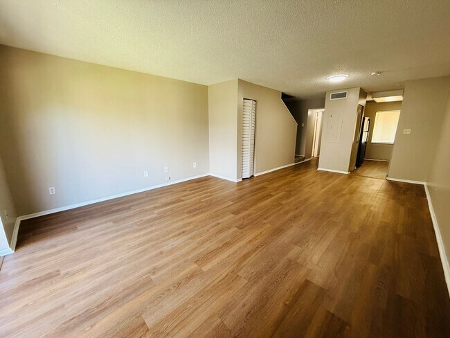 Building Photo - 7525 Pitch Pine Cir