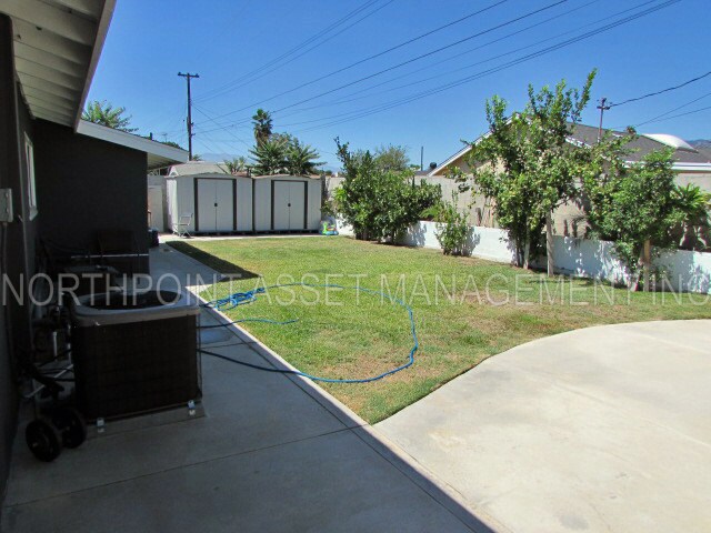 Building Photo - Bright and contemporary 3 bedroom, 2 bath ...