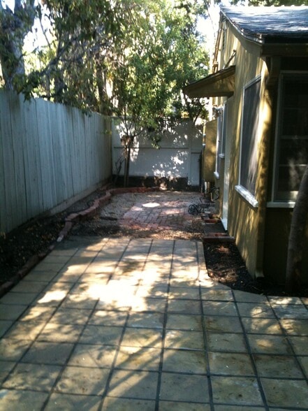 Private patio - 11425 Cashmere St