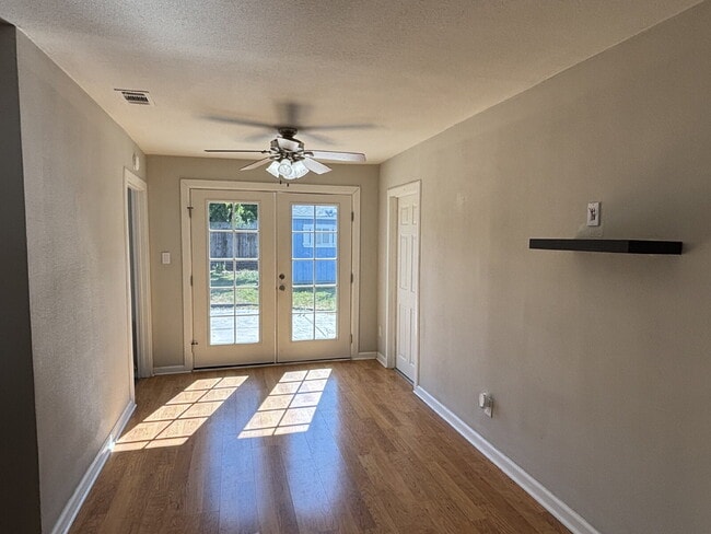Building Photo - "Charming 3-Bed Concord Gem with Granite C...
