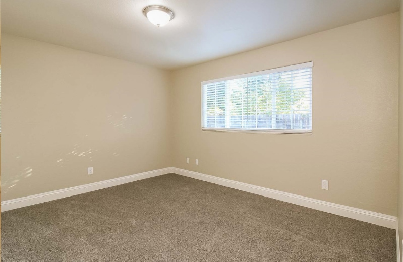 Building Photo - 4433 Bollenbacher Ave