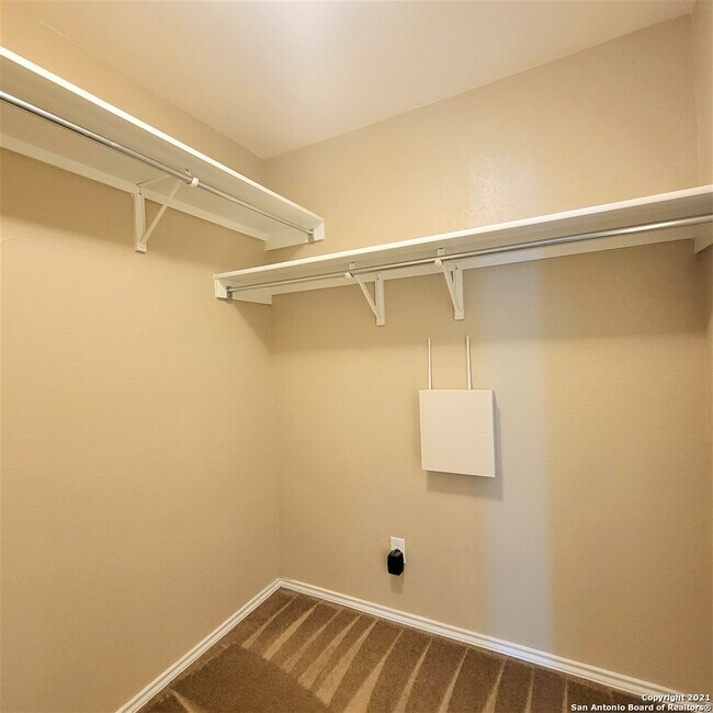 Building Photo - 2037 Brandywine Dr