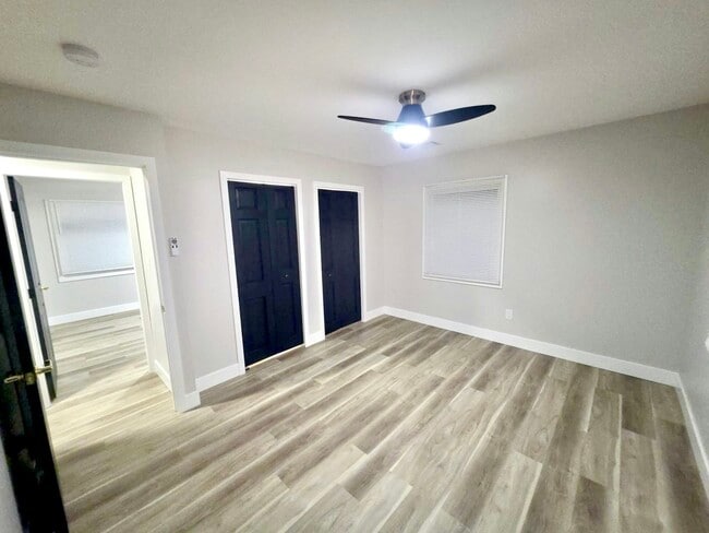 Building Photo - 24 Pilgrim Ln