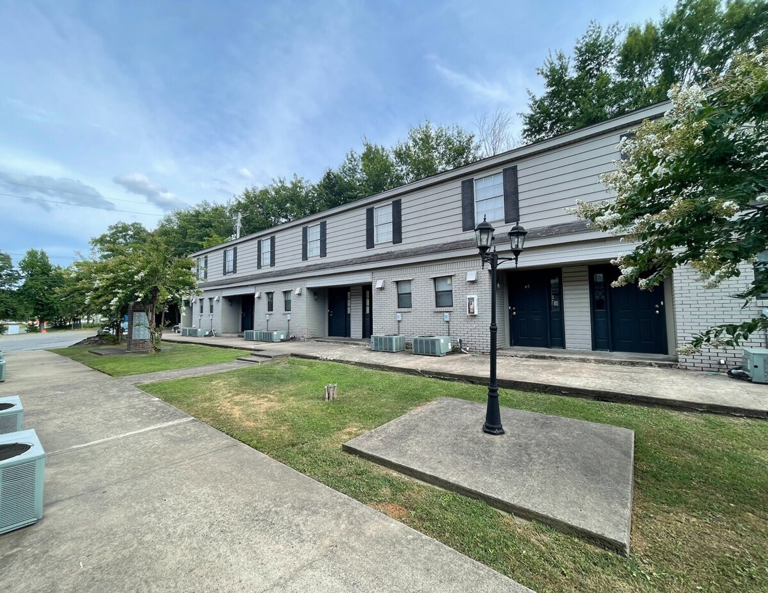 Building Photo - 626 Jack Stephens Dr