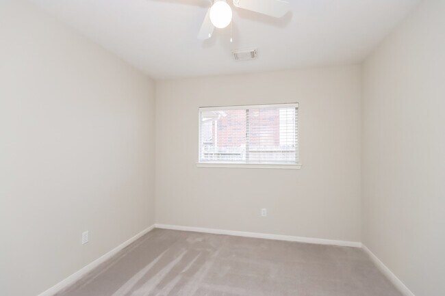 Building Photo - 16310 Great Forest Ct