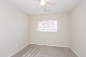 Building Photo - 16310 Great Forest Ct