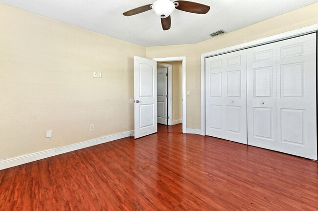 Building Photo - 10332 Dorchester Dr