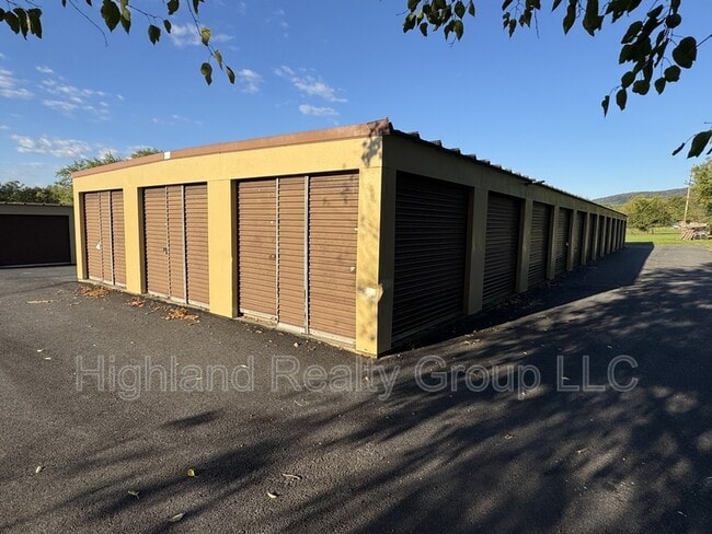 Building Photo - 3396 Mountain Rd
