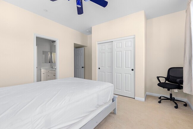 Building Photo - 16263 Lone Bluff Ct