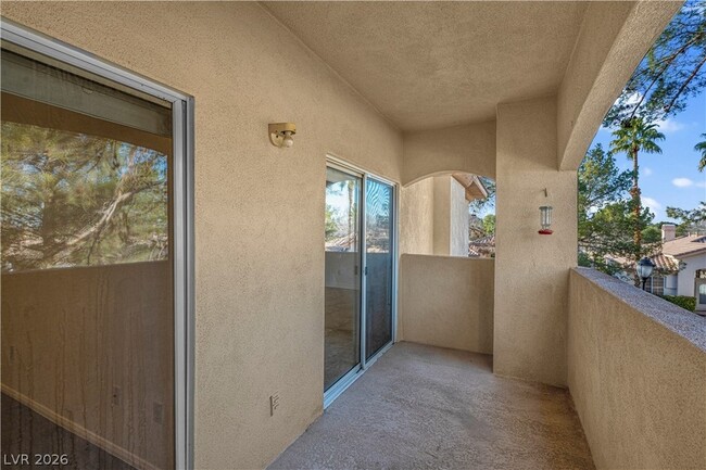 Building Photo - 2050 W Warm Springs Rd