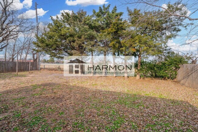 Building Photo - 8514 W 9th St N