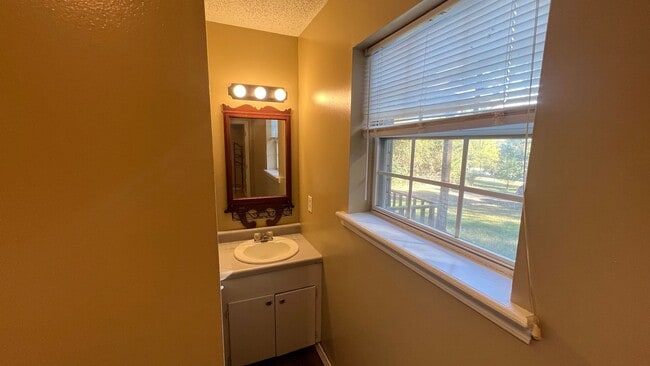 Building Photo - 110 Hill Blvd