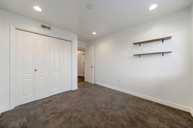 Building Photo - 3969 Romney Park Dr