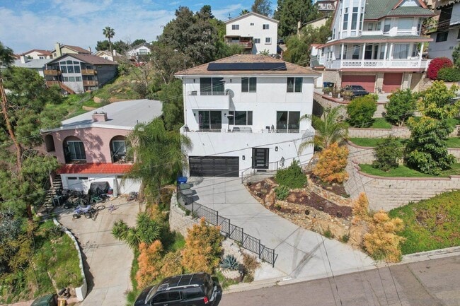 Building Photo - 1644 Cuyamaca Ave