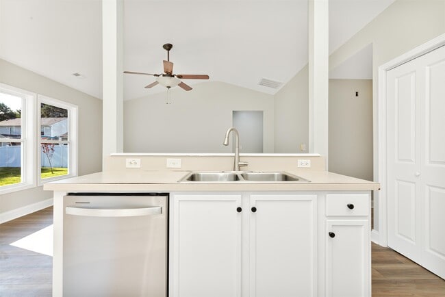 Building Photo - 4008 Scarlet Oak Ct