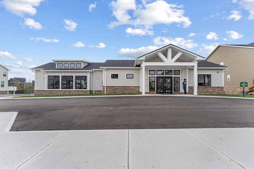 Building Photo - 5040 Spruce Rd