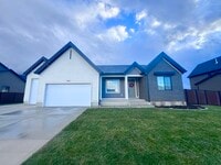 Building Photo - 1436 E 820 N