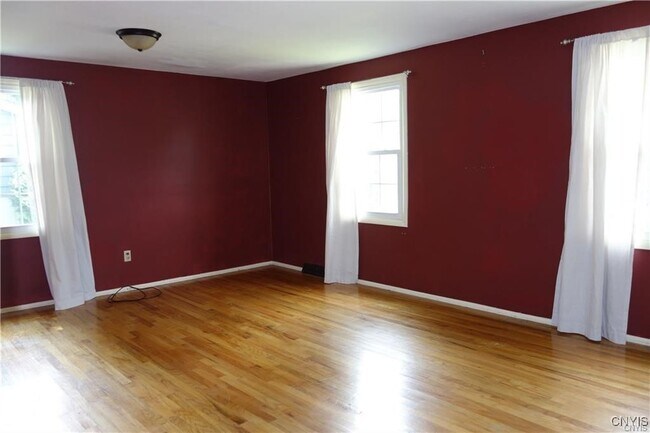 Building Photo - 4600 Brookhill Dr S