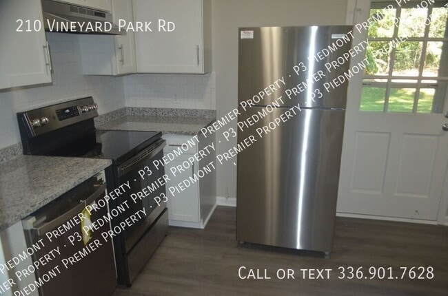 Building Photo - 210 Vineyard Park Rd