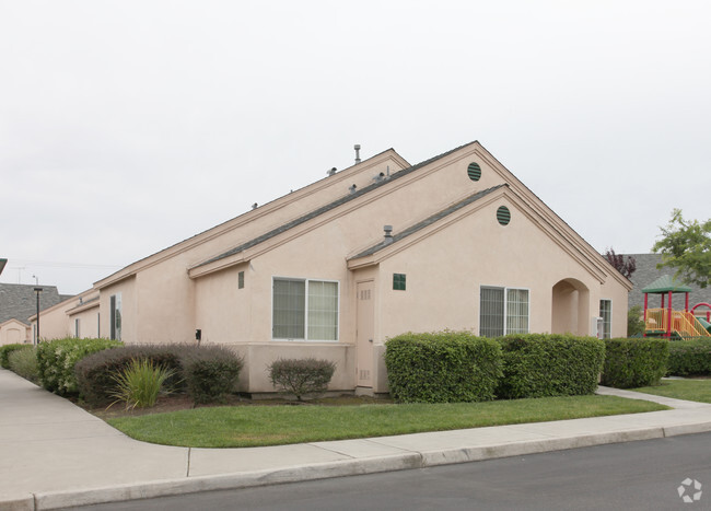 Building Photo - Casitas Del Sol