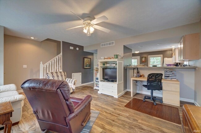 Building Photo - 1369 S Stella Dr