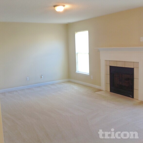 Building Photo - 7117 Red Bud Cir