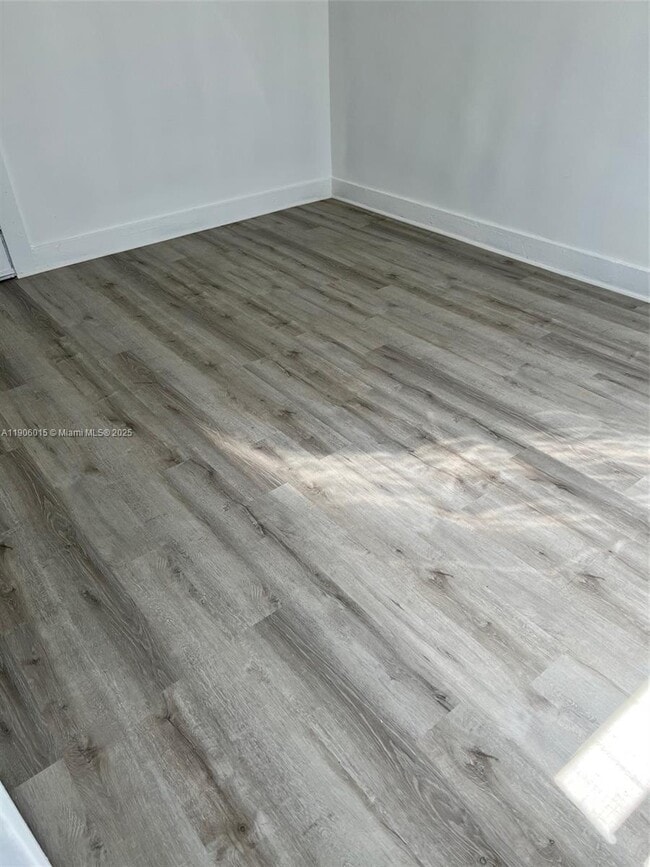 Building Photo - 1552 SW 2nd St