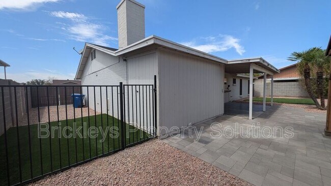 Building Photo - 2029 S Nina Cir