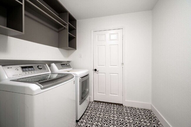 Building Photo - Renovated 4BR, Open Concept, Greenbelt Lot, Keller ISD