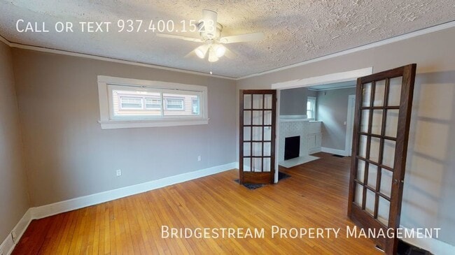 Building Photo - Updated 3 bedroom 1 bath home with detache...