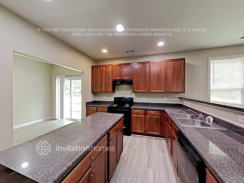 Building Photo - 4328 Savannah Dr