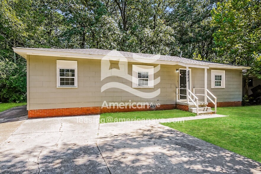 Building Photo - 2952 Woodside Dr