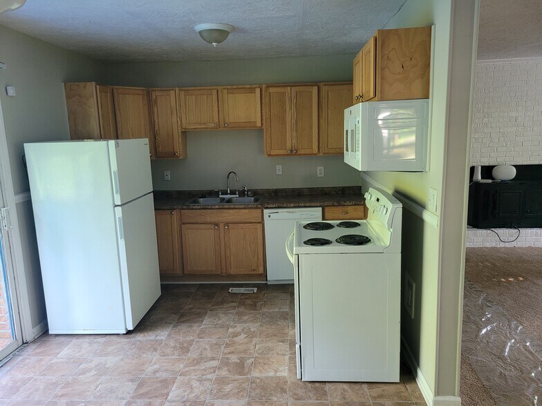 Building Photo - 164 N Ballard Dr