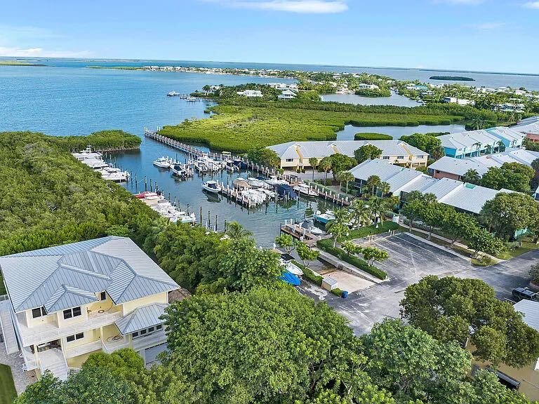 Building Photo - 98202 Windward Ave