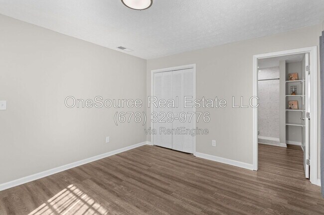 Building Photo - 1013 Shady Ln