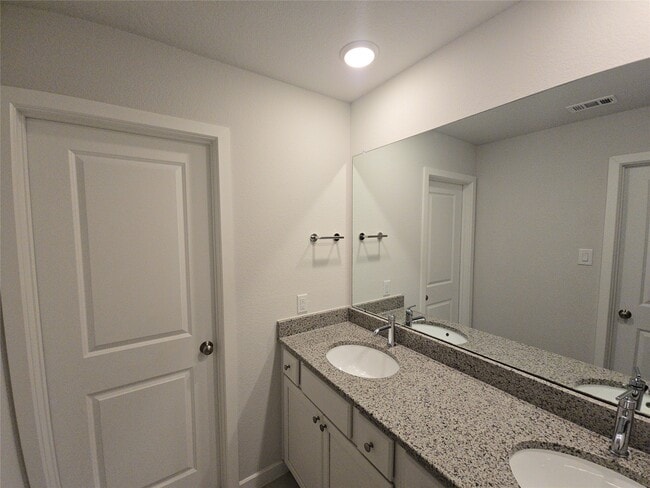 Building Photo - 9227 Dearborn Knoll Dr