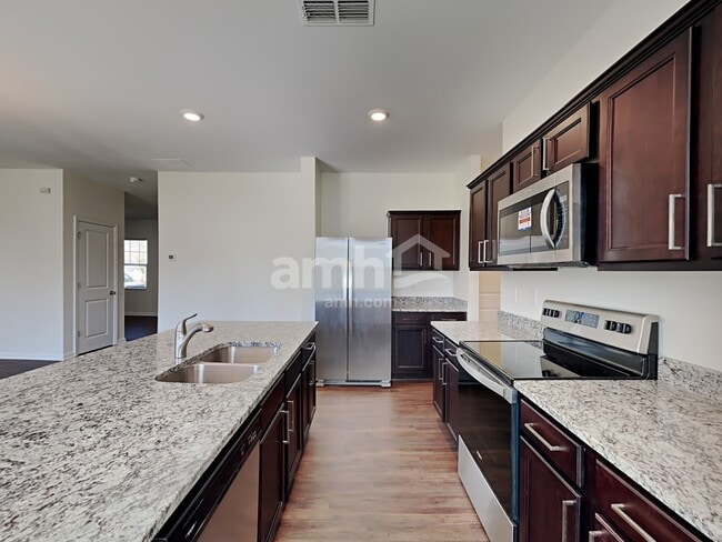 Building Photo - 4394 Kendrick Cir