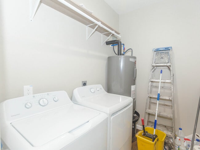 Building Photo - 477 Arboleda Ln