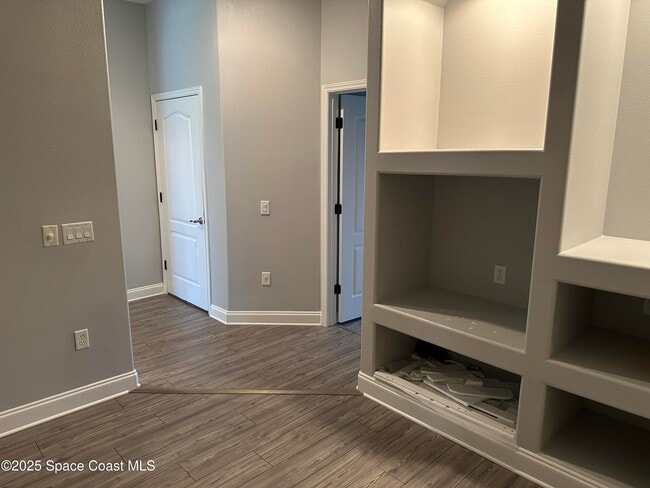Building Photo - 1317 Ballinton Dr
