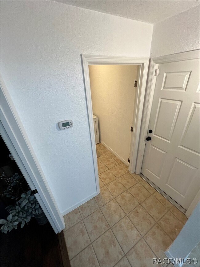 Building Photo - 1211 W Newbury St